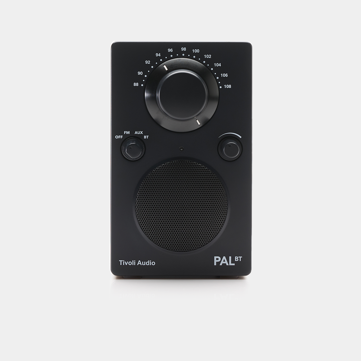 tivoli-audio-pal-bt-tragbarer-bluetooth-lautsprecher-mit-fm-radio-usb-c-und-ber- image 4